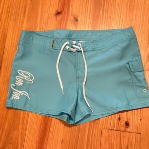 Ron Jon women boardshort surf short size 7 . Turquoise color